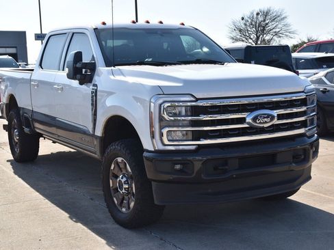 Used 2024 Ford F250 King Ranch w/ FX4 Off-Road Package image 4