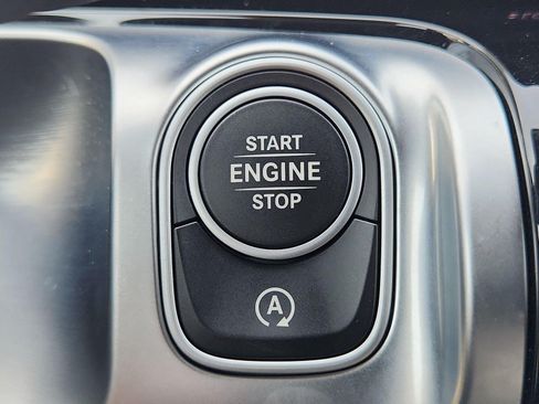 Used 2025 Mercedes-Benz GLB 250 image 21