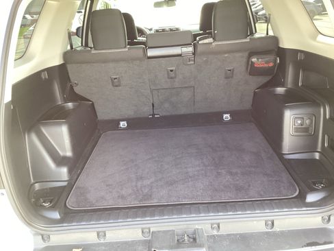Used 2022 Toyota 4Runner SR5 RWD image 12