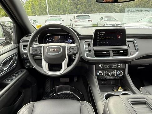 Used 2024 GMC Yukon XL SLT w/ SLT Premium Package AWD/4WD image 14