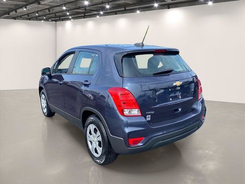 Used 2018 Chevrolet Trax LS FWD image 5
