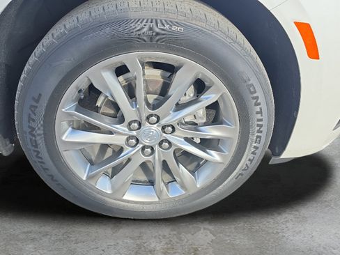 Used 2022 Buick Enclave Avenir w/ Avenir Technology Package FWD image 27