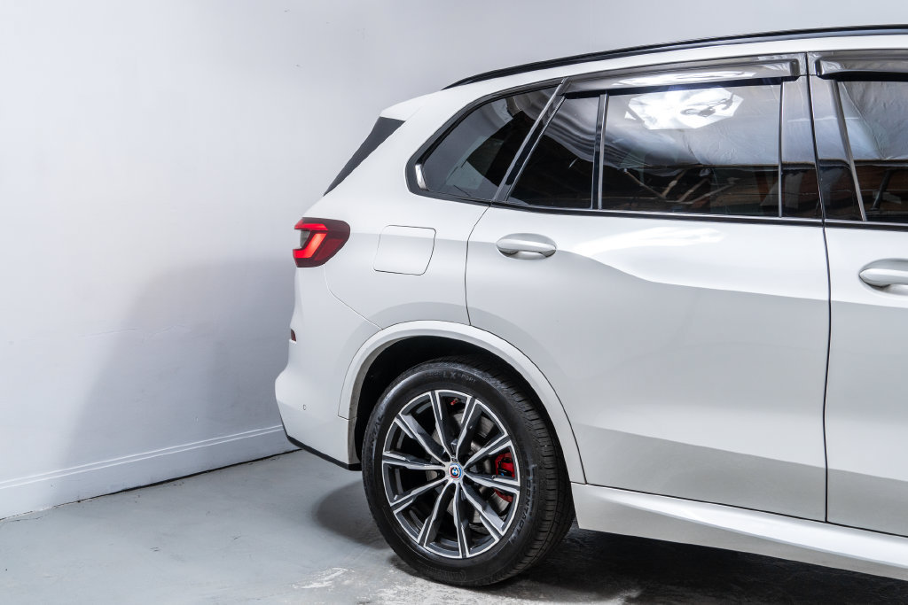 Used 2023 BMW X5 M50i w/ Executive Package AWD/4WD image 11