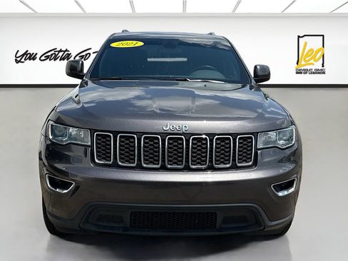 Used 2021 Jeep Grand Cherokee Laredo AWD/4WD image 2