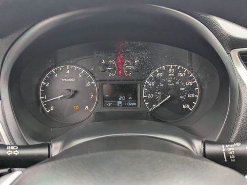 Used 2017 Nissan Sentra S image 19