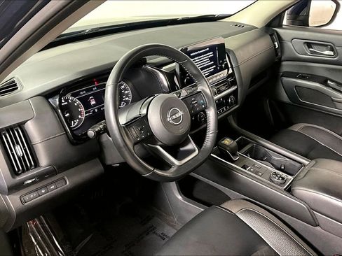 Used 2022 Nissan Pathfinder SL image 13