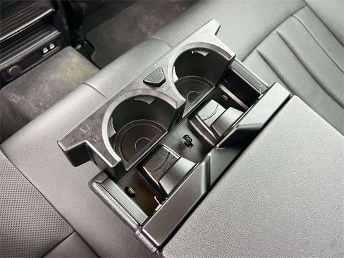 Used 2022 BMW 530i xDrive w/ Convenience Package image 11