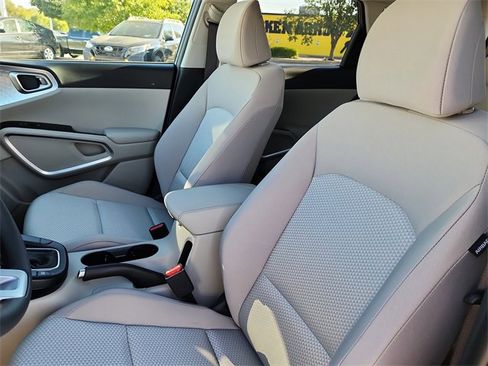 New 2025 Kia Soul LX w/ LX Technology Package image 13
