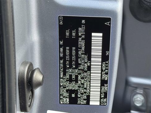 Used 2023 Toyota Highlander XLE image 28