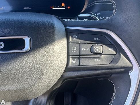 Certified 2023 Jeep Grand Cherokee L Laredo AWD/4WD image 27