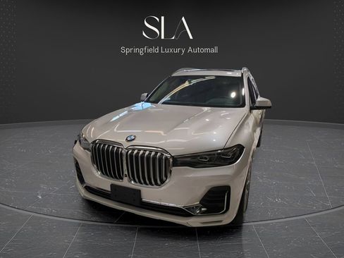 Used 2019 BMW X7 xDrive40i w/ Premium Package AWD/4WD image 4