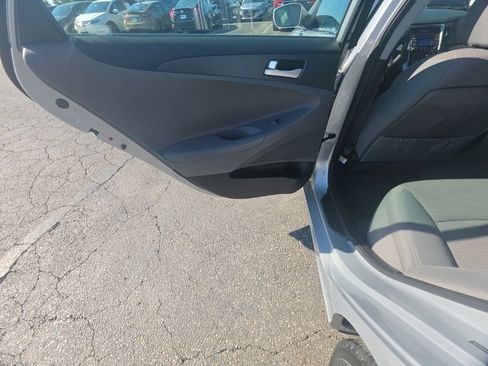 Used 2012 Hyundai Sonata GLS FWD image 23