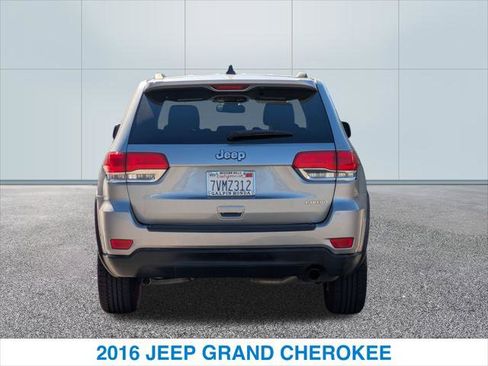 Used 2016 Jeep Grand Cherokee Laredo w/ Quick Order Package 23E image 8