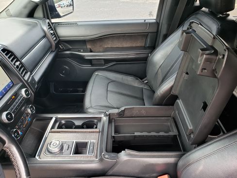 Used 2020 Ford Expedition Limited RWD image 25