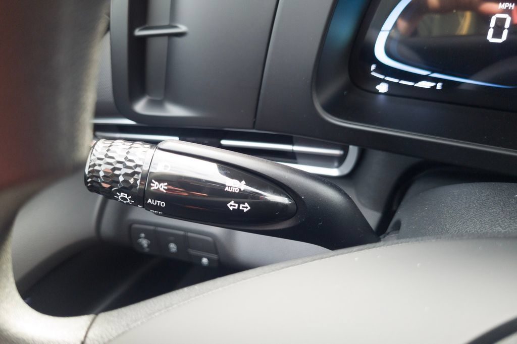 New 2026 Hyundai Elantra SEL Sport FWD image 29