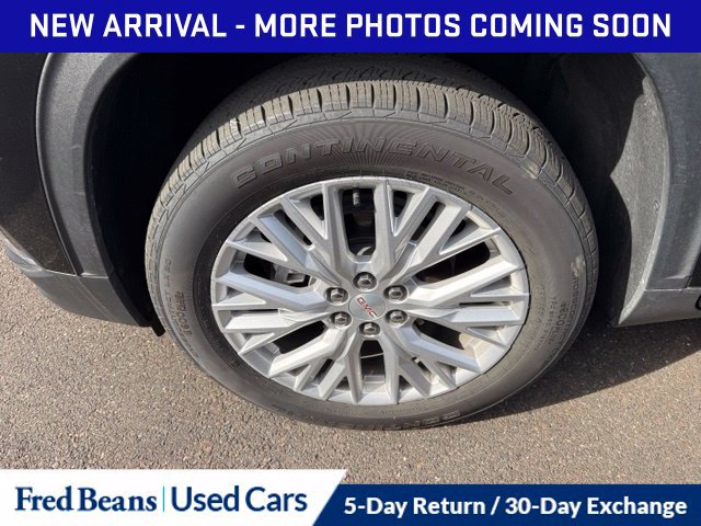 Used 2026 GMC Acadia Elevation w/ Elevation Premium Package FWD image 5