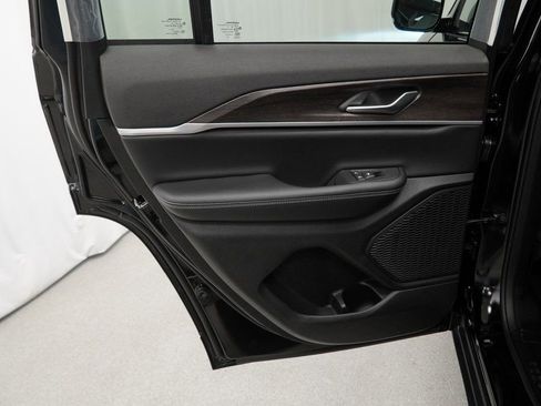 New 2026 Jeep Grand Cherokee Altitude AWD/4WD image 29