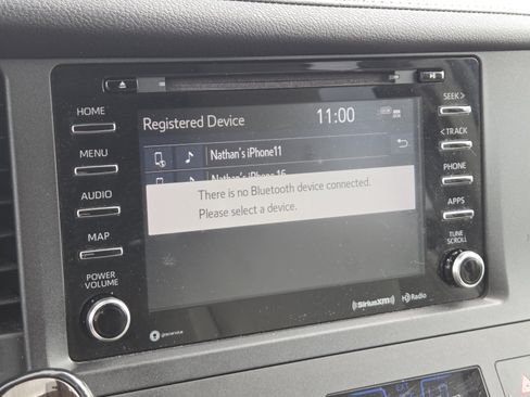 Used 2019 Toyota Sienna XLE w/ XLE Navigation Package AWD/4WD image 5