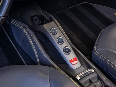 Used 2017 Ferrari 488 Spider image 15