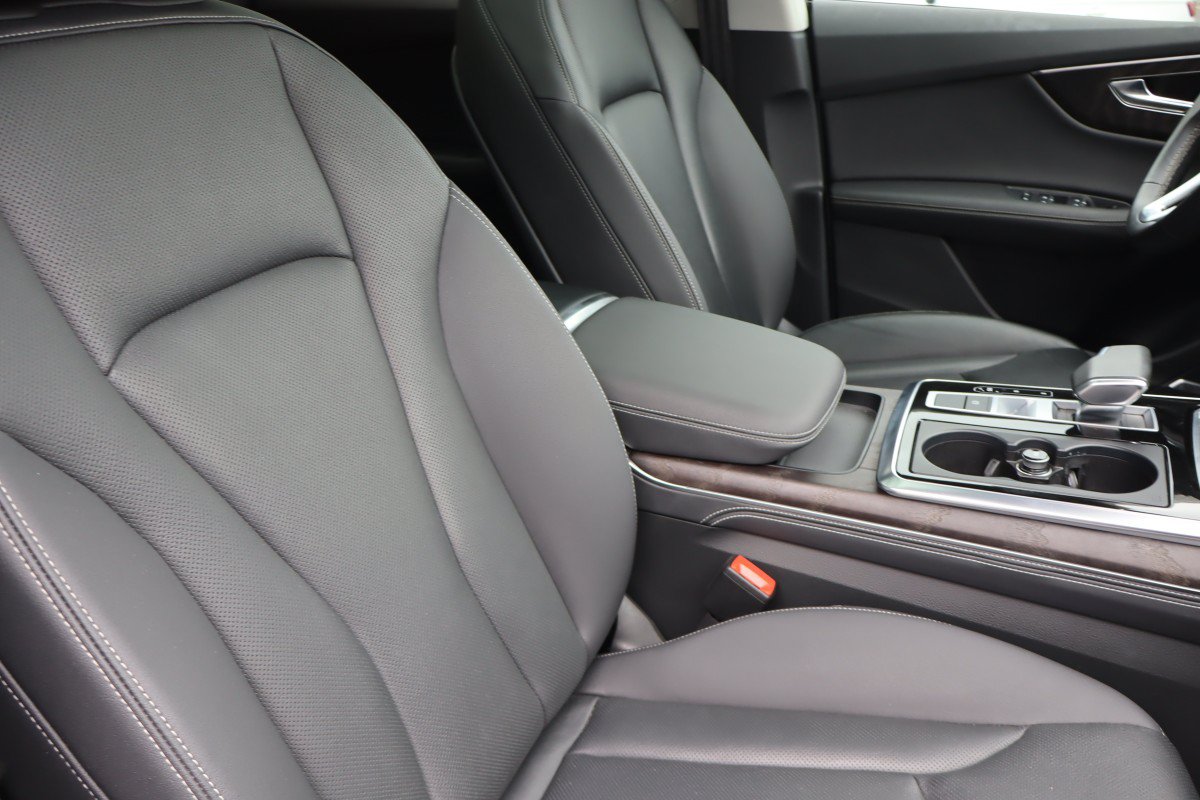 Used 2023 Audi Q8 Premium Plus AWD/4WD image 24