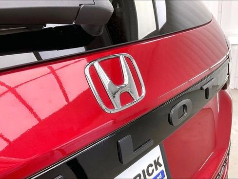 Certified 2025 Honda Pilot Black Edition image 32