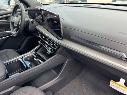 New 2026 Chevrolet Traverse LT w/ Driver Confidence Package FWD image 5