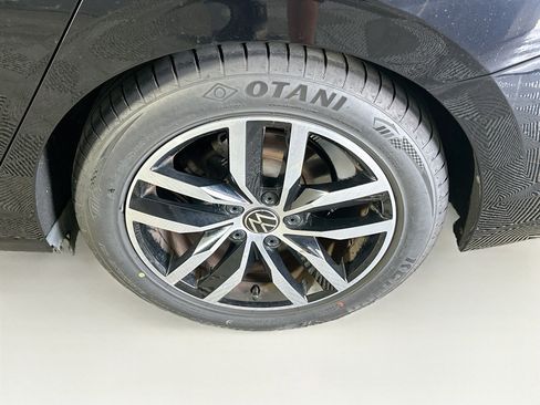 Used 2025 Volkswagen Jetta SE FWD image 11