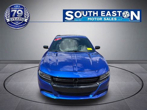 Used 2021 Dodge Charger SXT w/ Blacktop Package RWD image 3