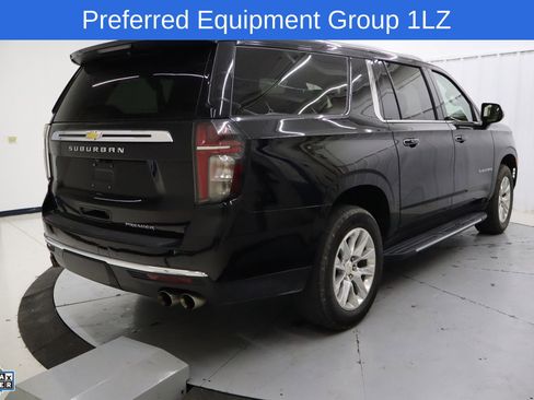 Used 2024 Chevrolet Suburban Premier image 2