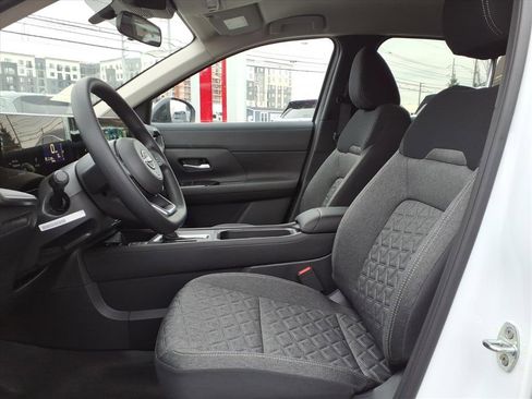 New 2026 Nissan Kicks SV w/ Charging Package image 9