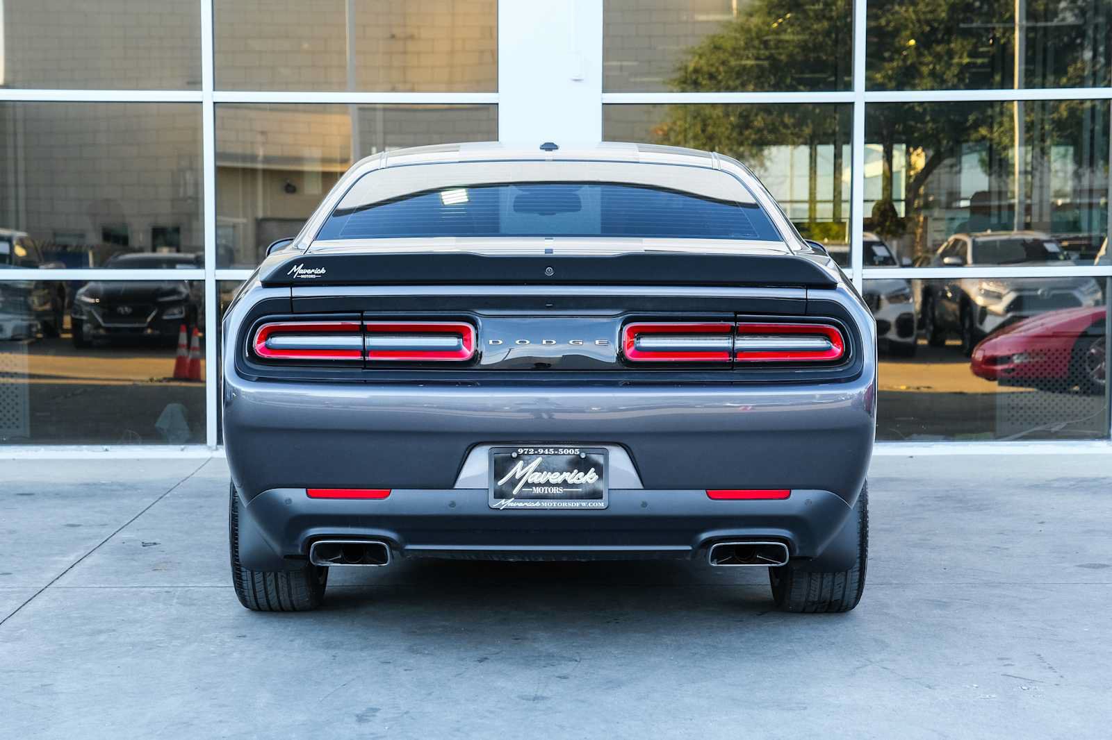 Used 2016 Dodge Challenger R/T w/ Driver Convenience Group RWD image 14