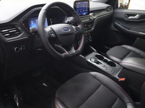 Used 2025 Ford Escape ST-Line w/ Cold Weather Package AWD/4WD image 17