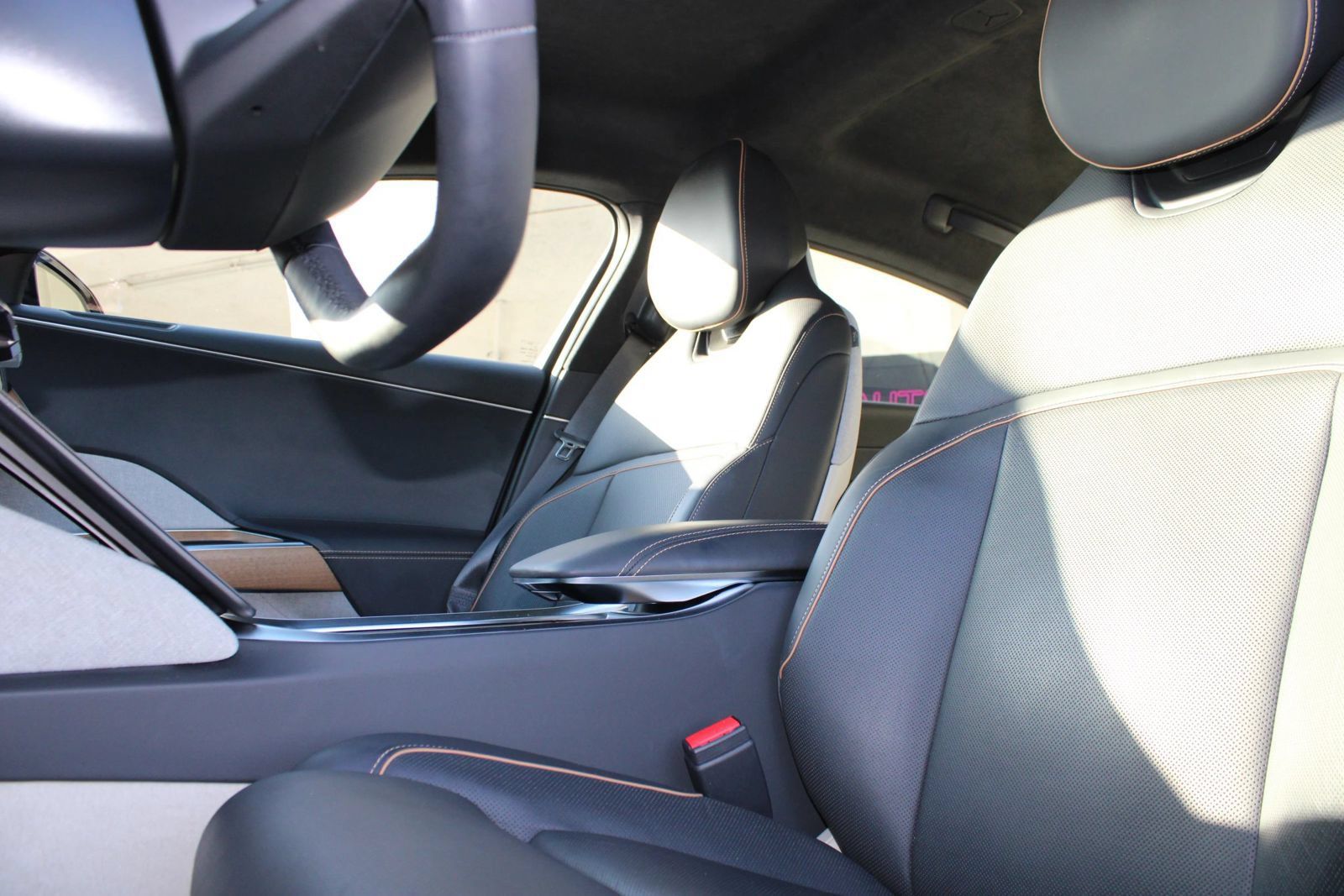 Used 2025 Lucid Air Pure RWD image 11