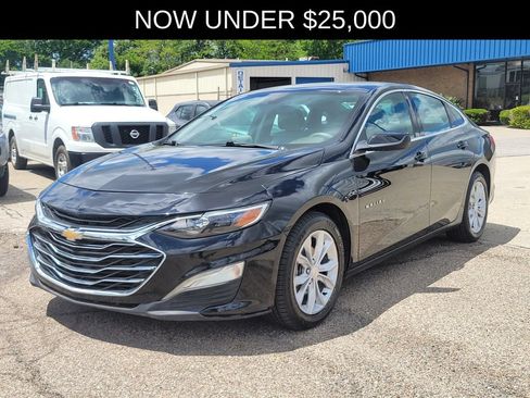 Used 2025 Chevrolet Malibu LT FWD image 2