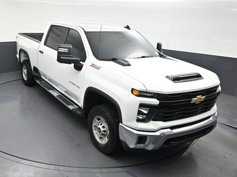 Used 2024 Chevrolet Silverado 2500 W/T w/ WT Convenience Package AWD/4WD image 21