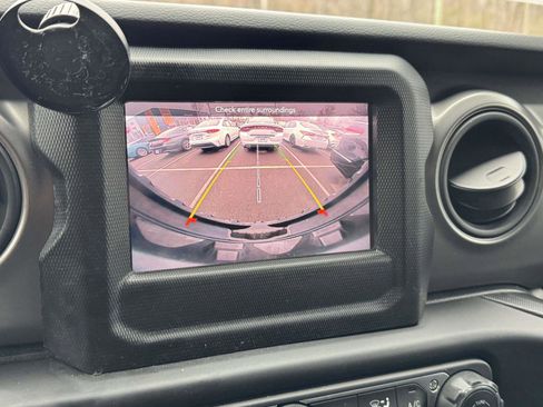 Used 2023 Jeep Wrangler Sport image 16