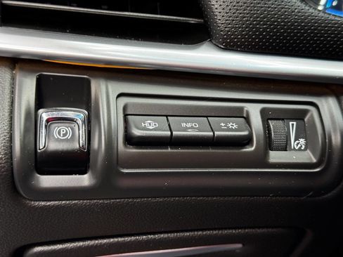 Used 2017 Cadillac XTS Premium Luxury image 29