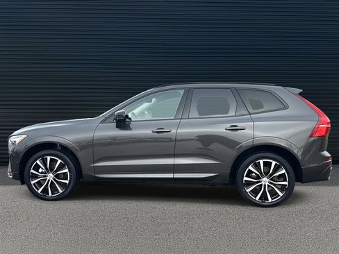 Certified 2025 Volvo XC60 B5 Plus image 8