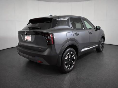 Certified 2025 Nissan Kicks SV AWD/4WD image 4