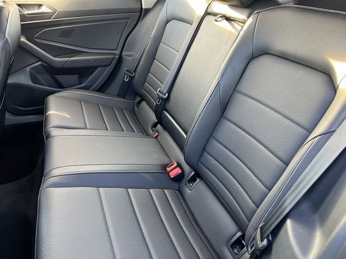 Used 2024 Volkswagen Jetta SE image 12