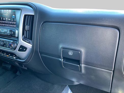 Used 2017 GMC Sierra 1500 SLT w/ SLT Preferred Package AWD/4WD image 18