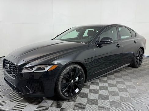 Certified 2024 Jaguar XF R-Dynamic SE image 3