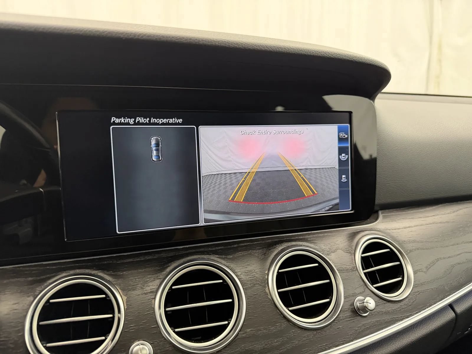 Used 2017 Mercedes-Benz E 300 4MATIC image 16
