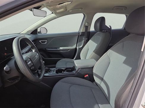 Used 2025 Kia K4 LXS image 15