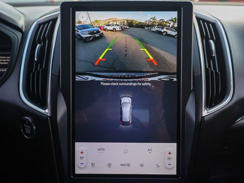 Used 2023 Ford Edge Titanium image 30