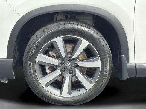 Certified 2023 Honda Pilot Touring image 35