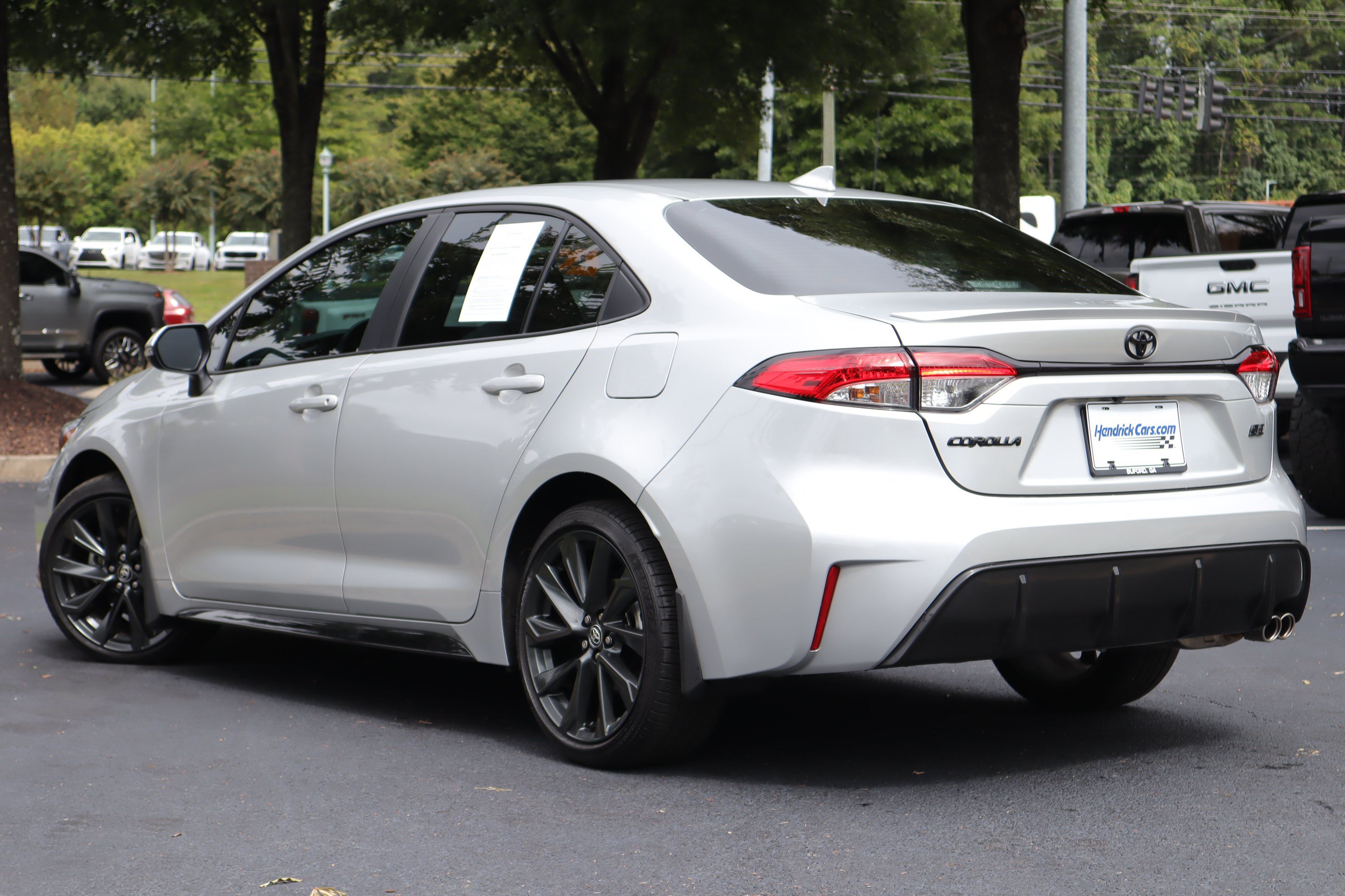 Used 2026 Toyota Corolla SE FWD image 3