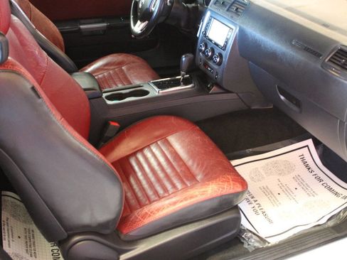 Used 2014 Dodge Challenger R/T Plus image 9