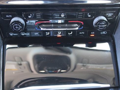 Used 2021 Jeep Grand Cherokee L Limited AWD/4WD image 25