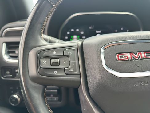 Used 2024 GMC Yukon XL AT4 w/ Technology Package AWD/4WD image 28